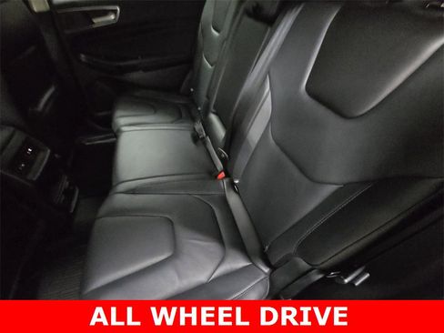 Used 2019 Ford Edge Titanium w/ Cold Weather Package image 15