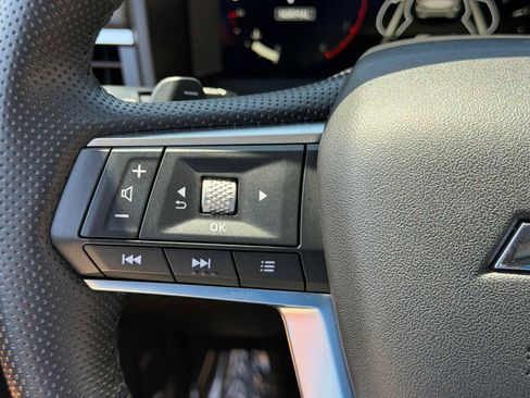 Used 2025 Mitsubishi Outlander SE FWD image 16