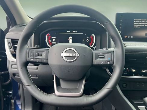 Used 2025 Nissan Rogue SL image 14