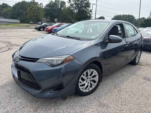 Used 2017 Toyota Corolla LE FWD image 3