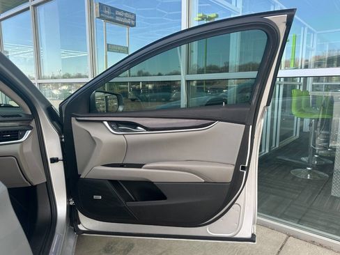 Used 2017 Cadillac XTS Luxury image 41