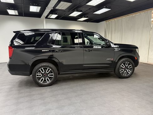 Used 2023 GMC Yukon AT4 w/ AT4 Premium Package AWD/4WD image 6