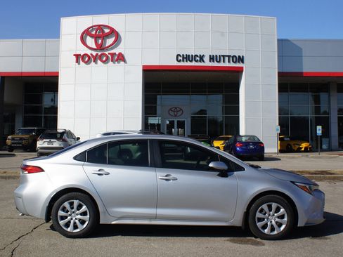 Used 2026 Toyota Corolla LE image 17