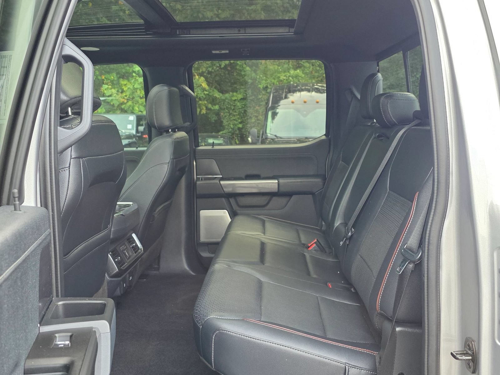 Used 2022 Ford F150 Lariat w/ Equipment Group 502A High AWD/4WD image 28
