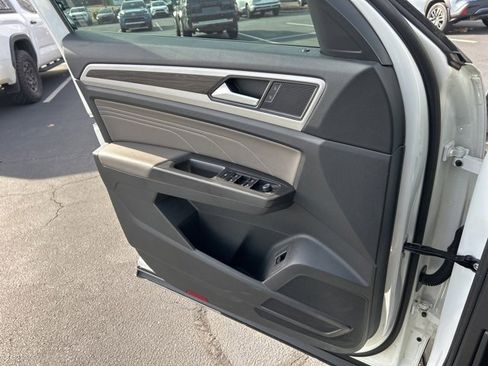 Used 2022 Volkswagen Atlas SE image 27