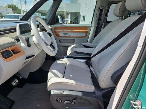 Used 2025 Volkswagen ID. Buzz 1st Edition image 14
