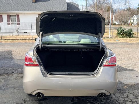 Used 2015 Nissan Altima 2.5 S w/ Sport Value Package image 7