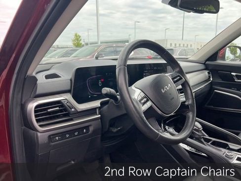 Used 2024 Kia Telluride EX w/ EX Captain's Chair Package AWD/4WD image 9