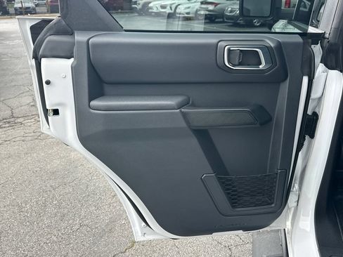 Used 2025 Ford Bronco Badlands AWD/4WD image 22