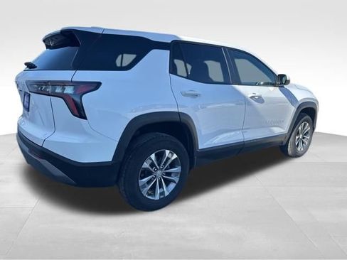 Used 2025 Chevrolet Equinox LT AWD/4WD image 8