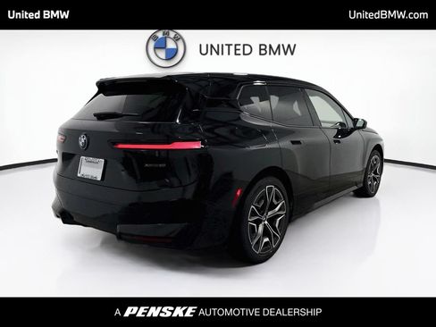 Used 2024 BMW iX xDrive50 w/ Premium Package AWD/4WD image 5