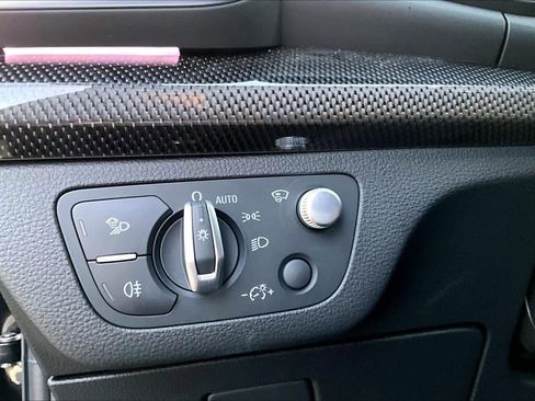 Used 2025 Audi SQ5 Prestige w/ Prestige Package image 27