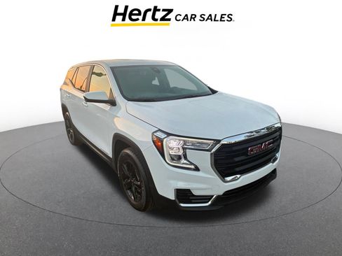Used 2024 GMC Terrain SLE image 1