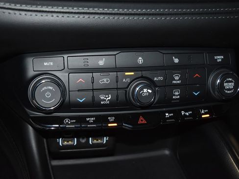 Used 2022 Dodge Durango GT image 13