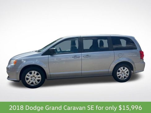 Used 2018 Dodge Grand Caravan SE w/ UConnect Hands-Free Group FWD image 2