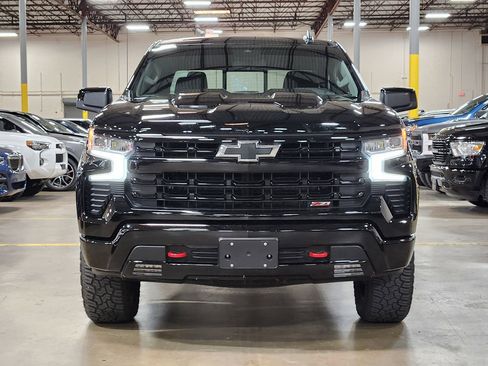 Used 2025 Chevrolet Silverado 1500 LT Trail Boss w/ Convenience Package II image 2