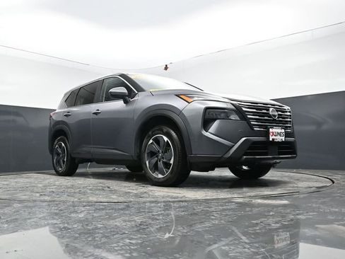 Used 2025 Nissan Rogue SV image 48