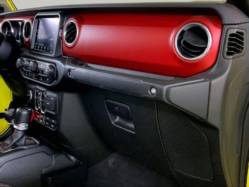 Used 2023 Jeep Gladiator Rubicon w/ Cold Weather Group AWD/4WD image 18