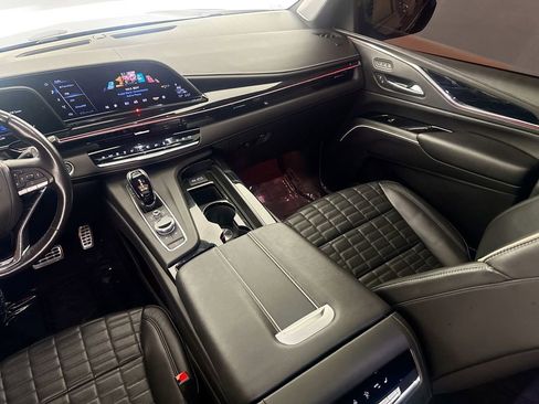 Used 2023 Cadillac Escalade ESV V image 23