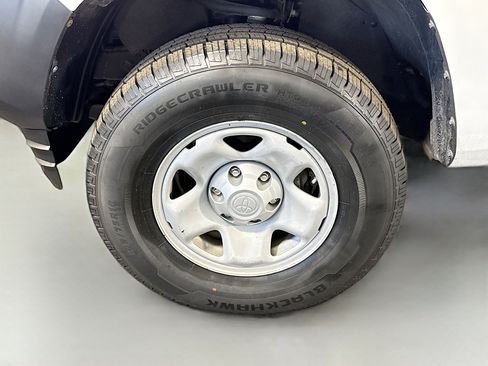 Used 2020 Toyota Tacoma SR image 37