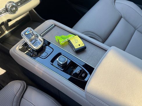 New 2026 Volvo XC90 B5 Ultra image 12