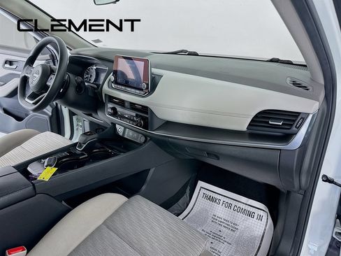 Used 2023 Nissan Rogue SV FWD image 32