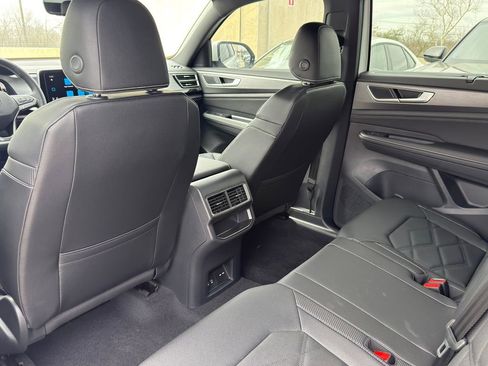 New 2026 Volkswagen Atlas Cross Sport SE FWD image 32