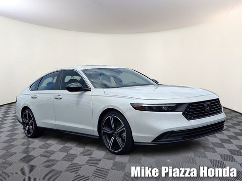 Used 2024 Honda Accord Sport image 1