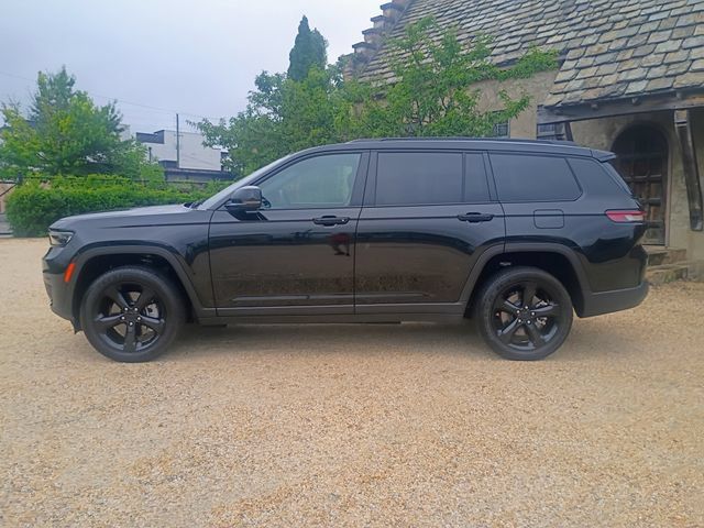 Used 2025 Jeep Grand Cherokee L Altitude RWD image 6