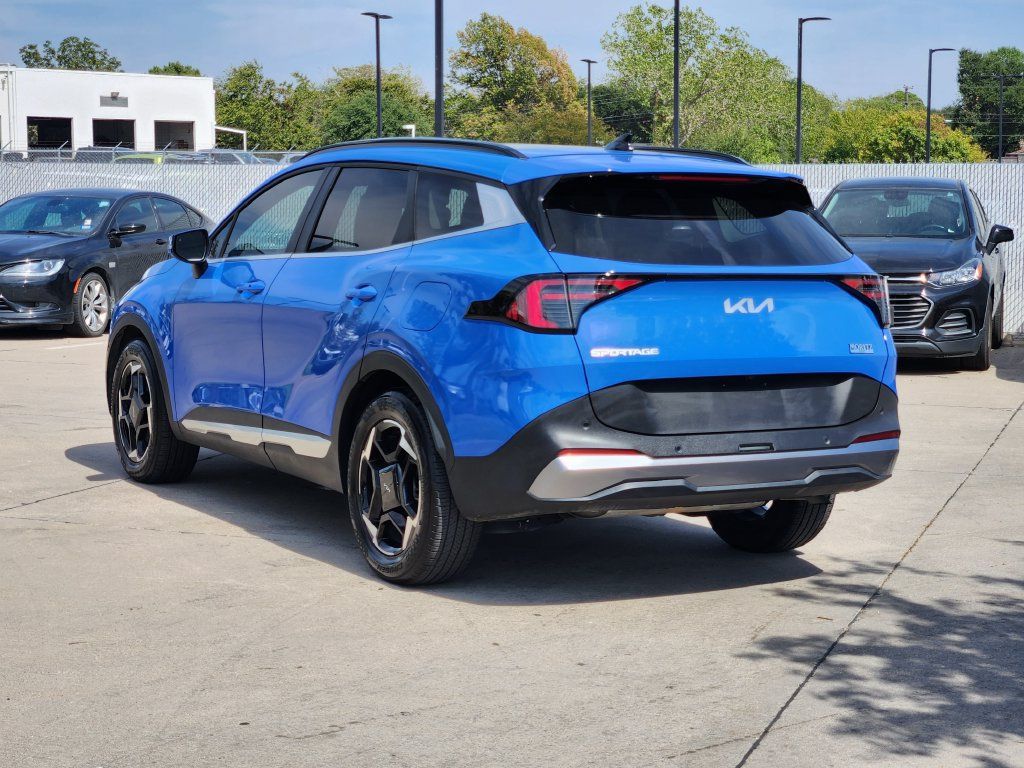Certified 2026 Kia Sportage EX w/ EX Panorama Roof Package FWD image 3