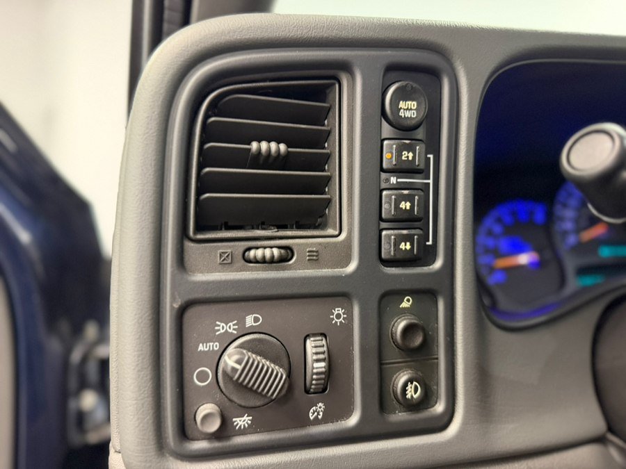 Used 2005 GMC Sierra 1500 SLE w/ Safe And Sound Package AWD/4WD image 48