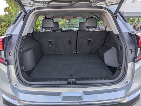 Used 2024 GMC Terrain SLT image 31