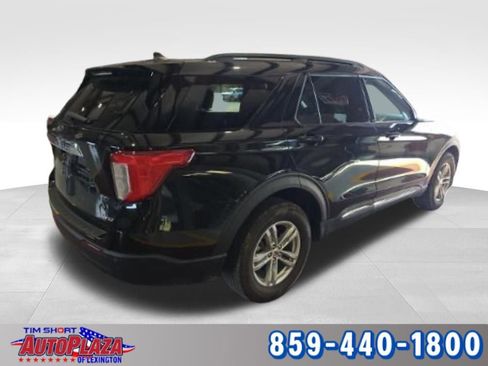 Used 2023 Ford Explorer XLT image 7