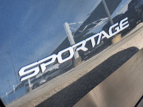 Used 2025 Kia Sportage LX FWD image 12