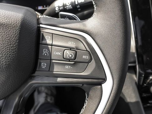 New 2025 Jeep Grand Cherokee Altitude image 26