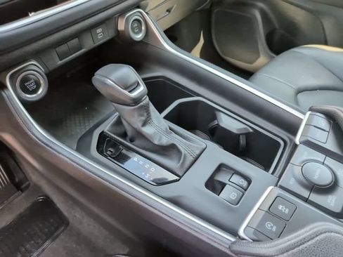Used 2024 Toyota Grand Highlander AWD image 18