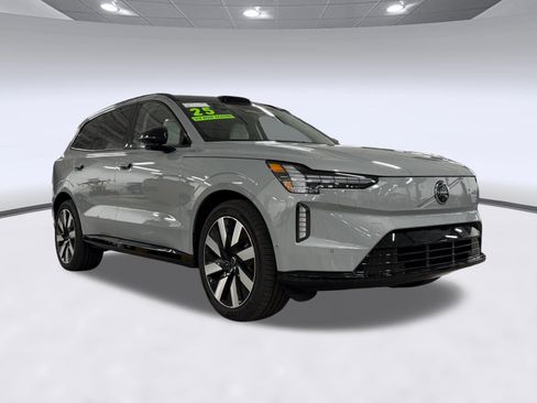Used 2025 Volvo EX90 Ultra AWD/4WD image 7