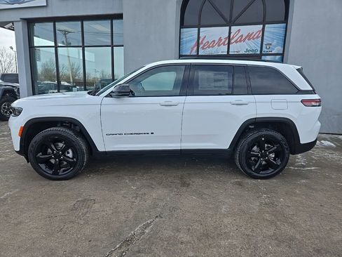 New 2026 Jeep Grand Cherokee Limited w/ Limited Altitude Package AWD/4WD image 5