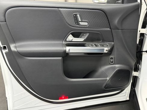 Used 2026 Mercedes-Benz GLB 250 image 21