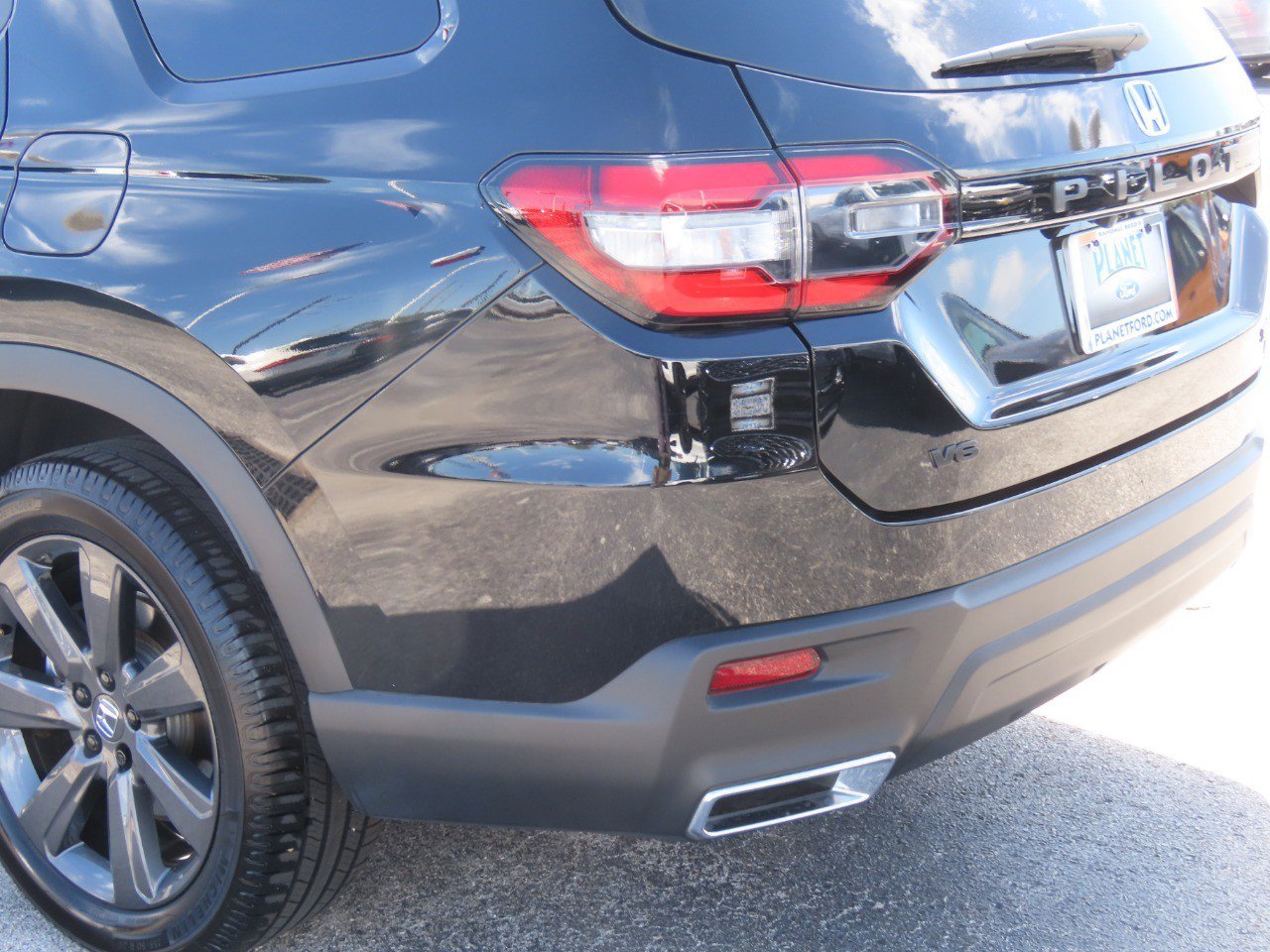 Used 2023 Honda Pilot Sport image 15