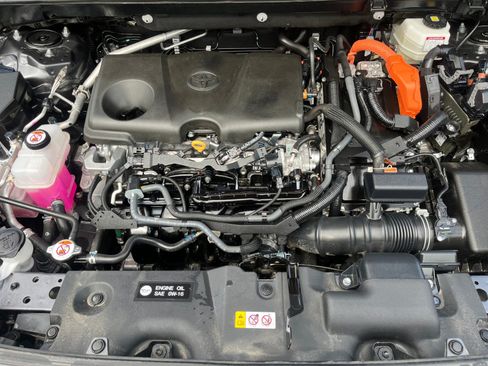 Used 2025 Toyota RAV4 XLE AWD/4WD image 27