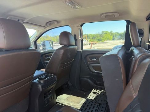 Used 2017 Nissan Titan Platinum Reserve AWD/4WD image 4