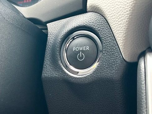 Used 2025 Toyota RAV4 XLE AWD/4WD image 59