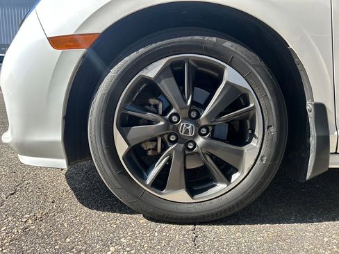 Used 2024 Honda Odyssey Elite image 5
