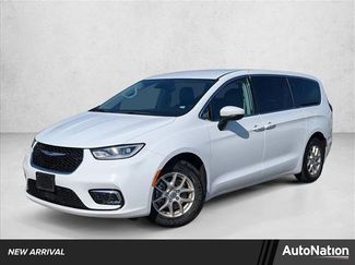 Used 2023 Chrysler Pacifica Touring-L video 1