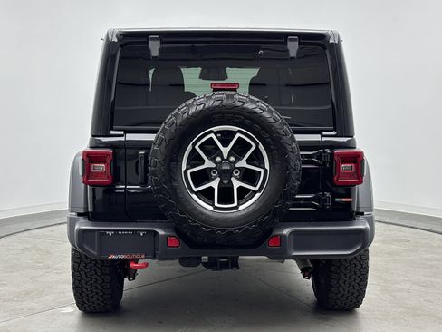 Used 2025 Jeep Wrangler Unlimited Rubicon AWD/4WD image 6