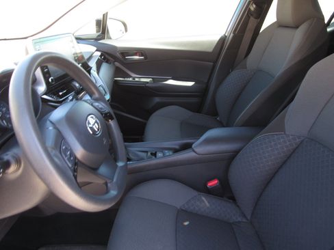 Used 2021 Toyota C-HR LE FWD image 14