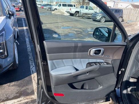 Certified 2025 Kia Sorento SX Prestige image 14