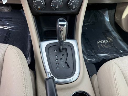 Used 2013 Chrysler 200 Touring FWD image 22