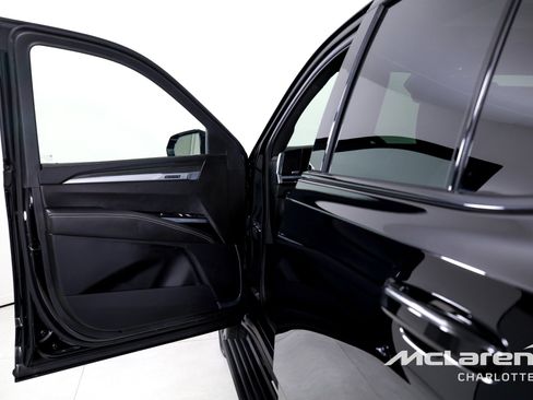 Used 2025 Cadillac Escalade V AWD/4WD image 10